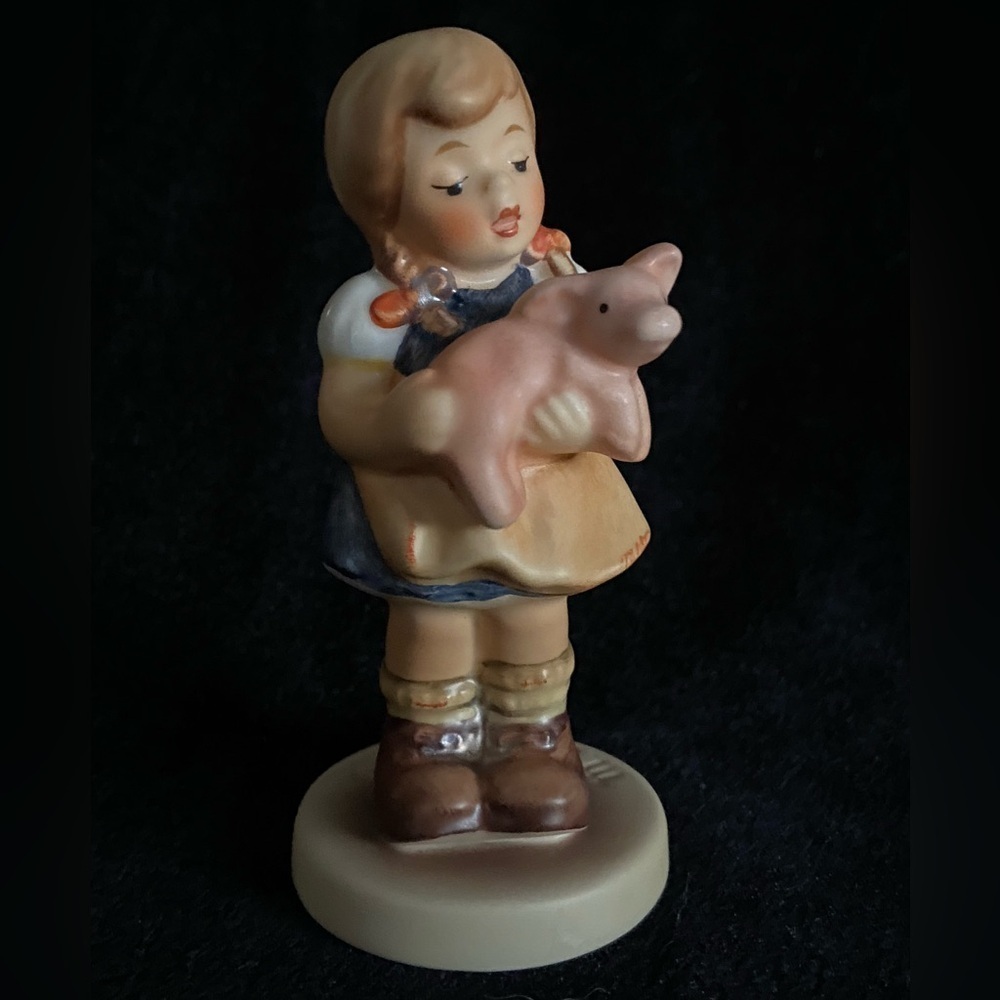 🩵 Goebel Hummel Collectors Club "Pigtails" #2052, 1998, Signed